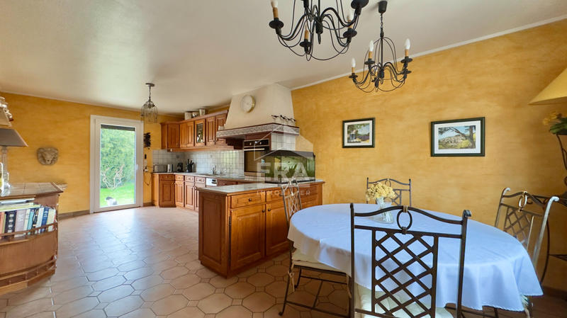 Maison - 140 m² - 6 pièces