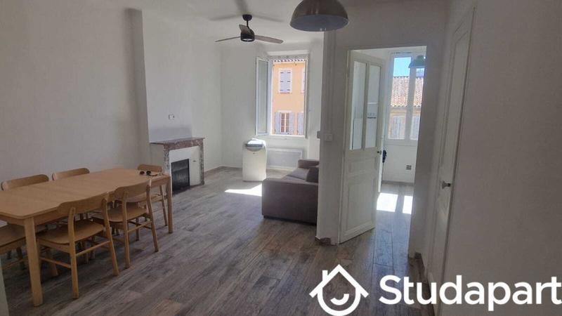 Chambre - 9 m² - 1 pièce