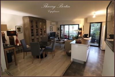 Appartement - 90 m² - 4 pièces