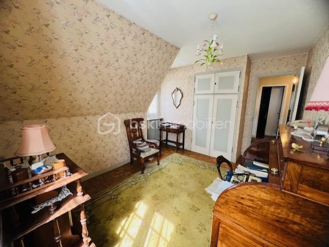 Maison - 180 m² - 7 pièces