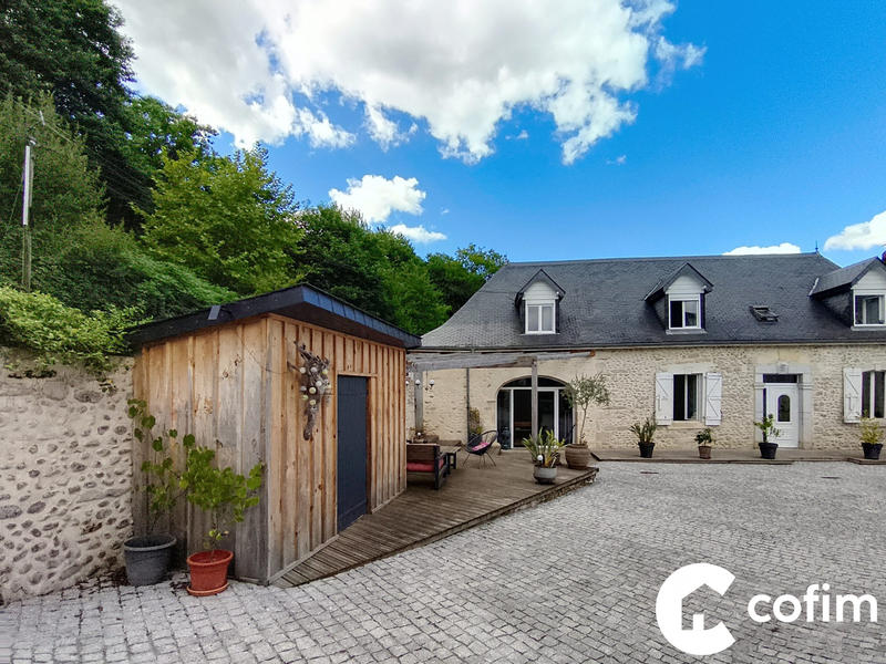 Maison - 372 m² - 7 pièces