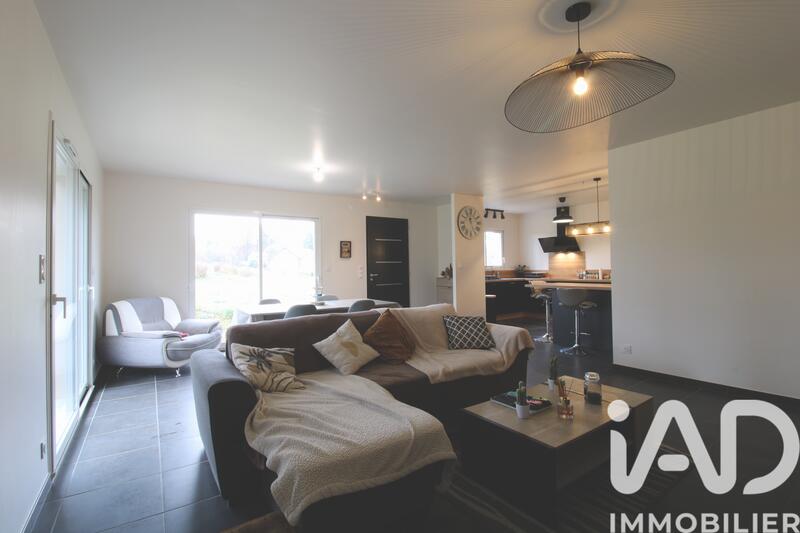 Maison - 95 m² - 5 pièces