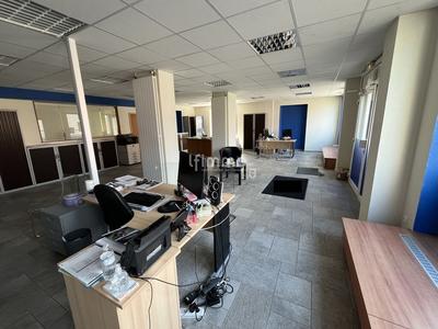 Bureau - 111 m² - 2 pièces