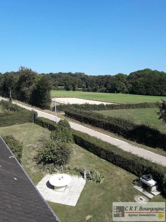 Maison - 240 m² - 8 pièces