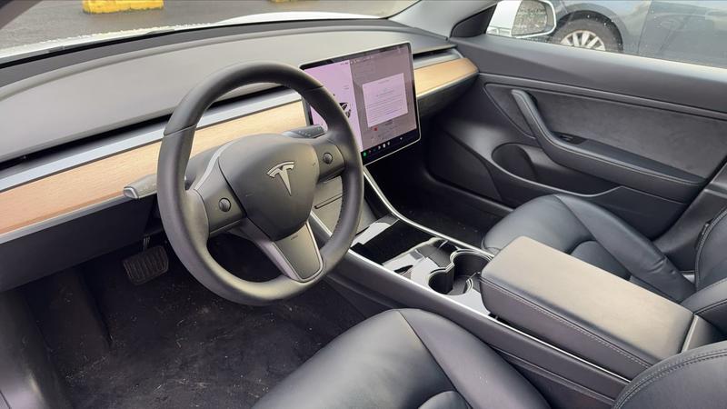 Tesla Model 3 328 Standard Range Plus