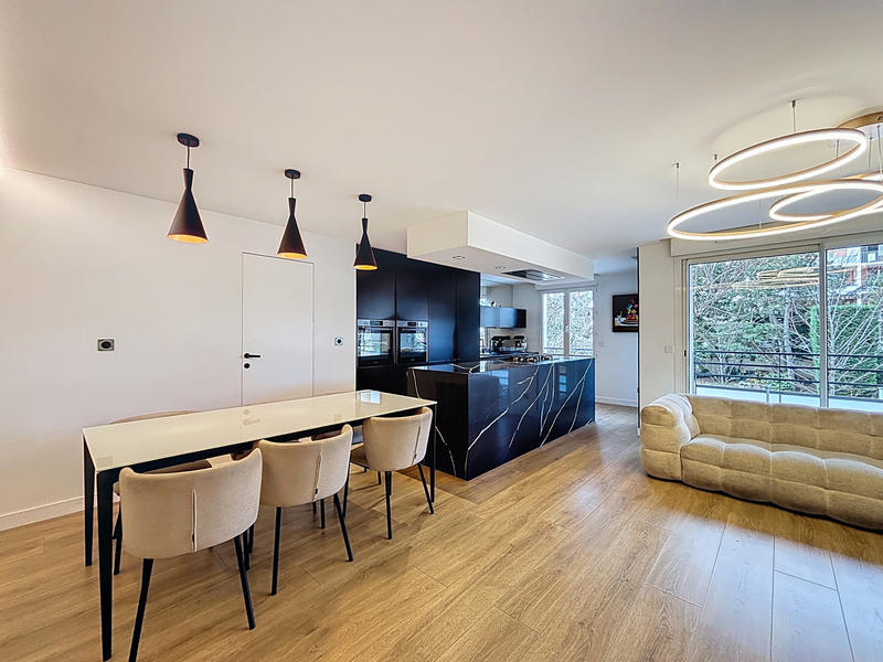 Appartement - 95 m² - 4 pièces