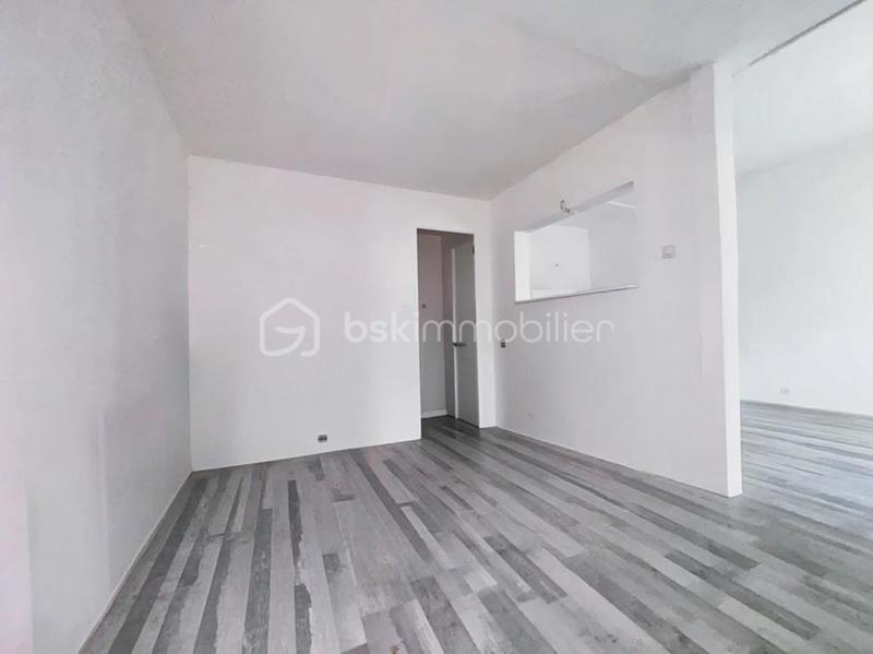 Immeuble - 111 m² - 8 pièces