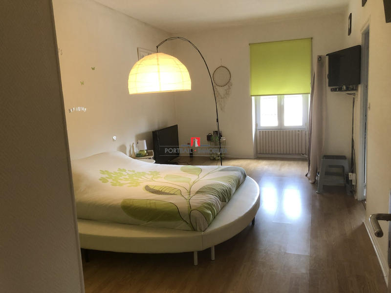 Maison - 223 m² - 6 pièces