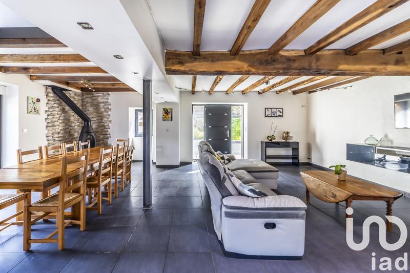 Maison - 240 m² - 5 pièces