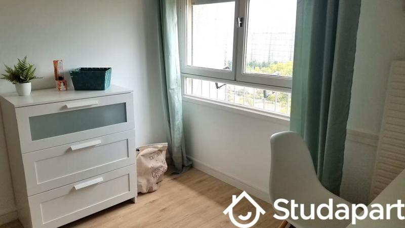 Chambre - 11 m² - 1 pièce