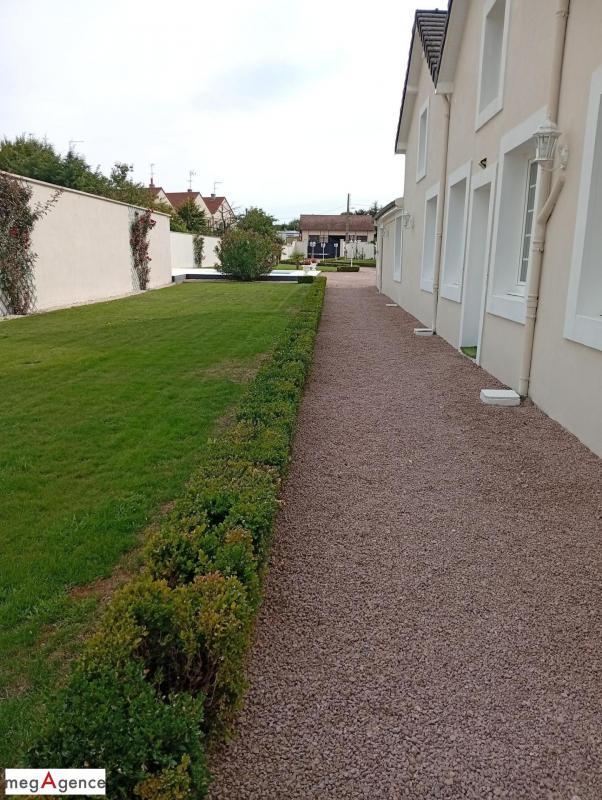 Maison en pierre - 311 m² - 11 pièces