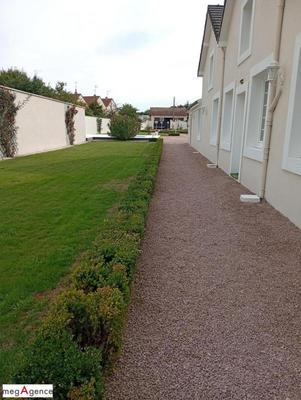 Maison en pierre - 311 m² - 11 pièces