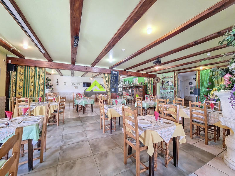 Propriété - 391 m² - 5 pièces