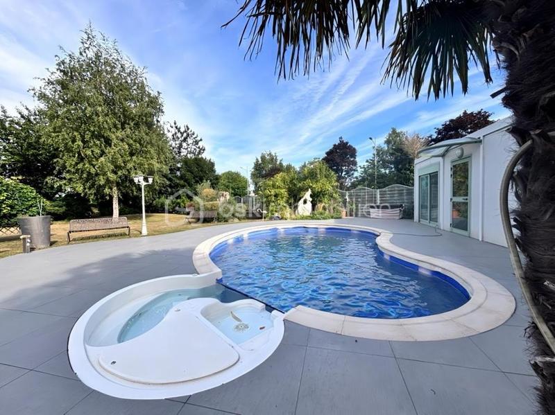 Pavillon - 199 m² - 9 pièces