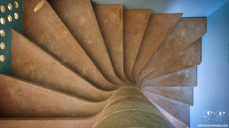 Maison - 202 m² - 7 pièces