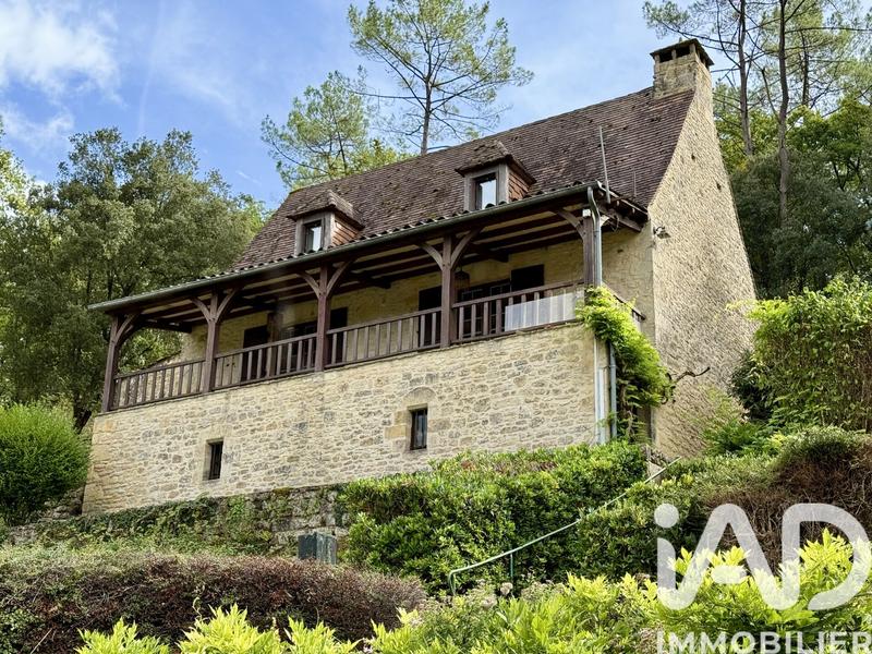 Maison - 185 m² - 8 pièces
