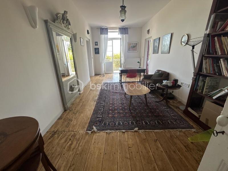 Château - 722 m² - 19 pièces