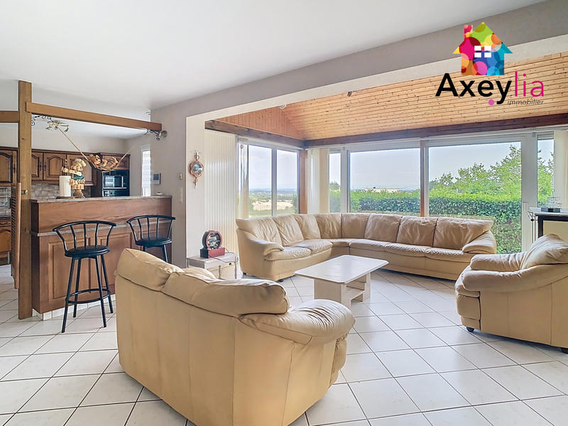 Maison - 196 m² - 12 pièces