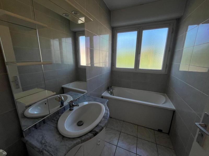 Appartement ancien - 76 m² - 4 pièces