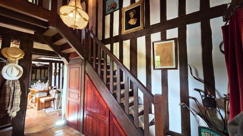 Propriété - 265 m² - 6 pièces