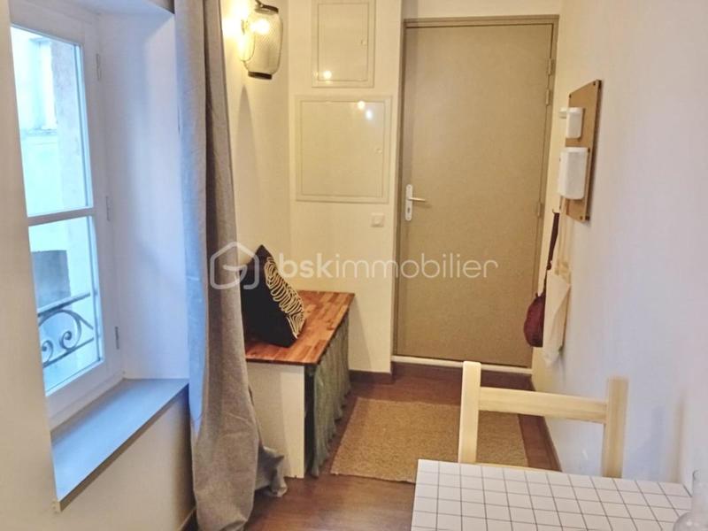 Studio - 25 m² - 2 pièces
