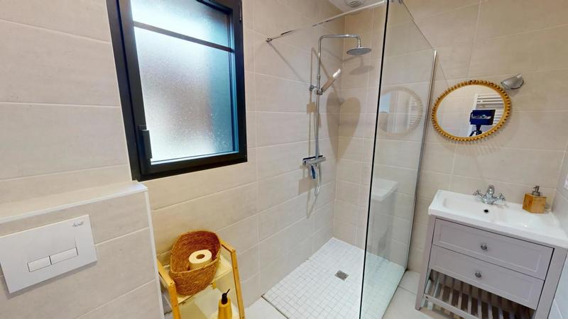 Maison - 190 m² - 8 pièces