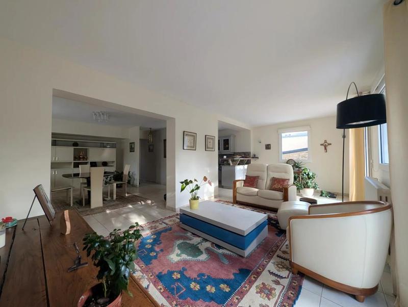 Maison - 137 m² - 6 pièces