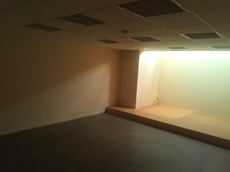 Local commercial - 135 m² - 5 pièces