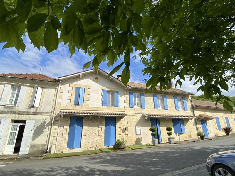 Maison - 300 m² - 7 pièces