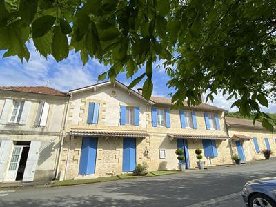 Maison - 300 m² - 7 pièces