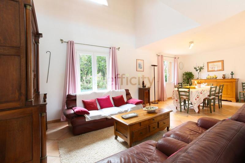 Maison - 196 m² - 6 pièces