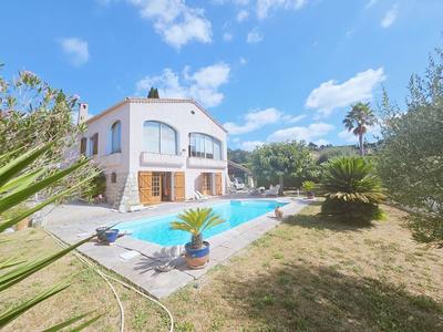 Maison traditionnelle - 112 m² - 4 pièces