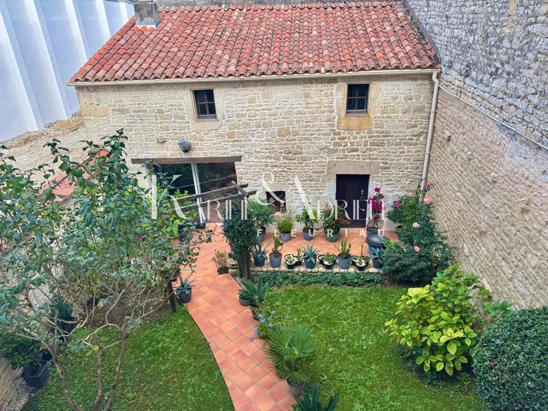 Maison de ville - 150 m² - 10 pièces