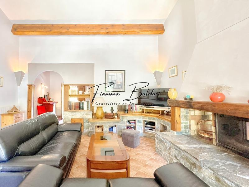 Maison - 269 m² - 7 pièces