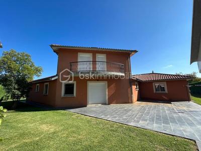 Maison - 141 m² - 6 pièces