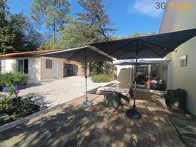 Villa - 247 m² - 8 pièces