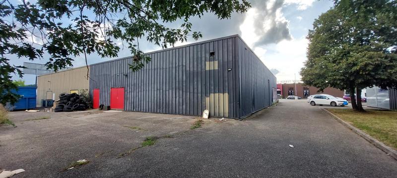 Local commercial - 440 m² - 2 pièces