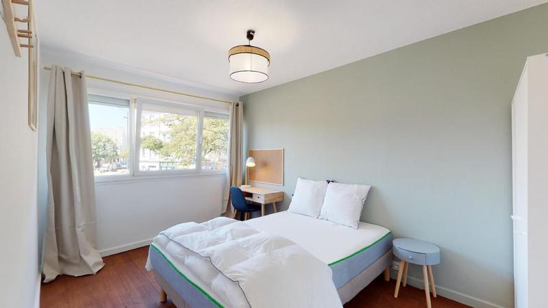 Appartement - 93 m² - 5 pièces