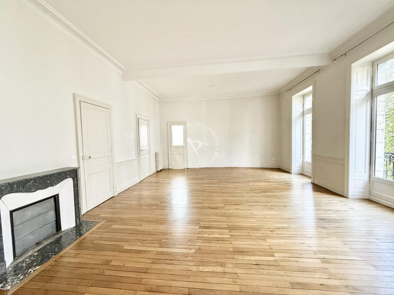 Appartement - 134 m² - 5 pièces