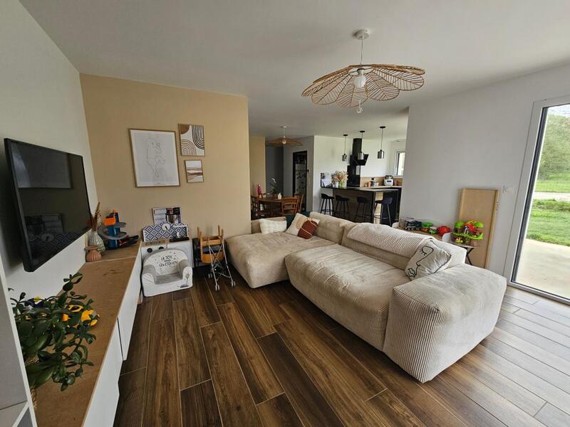 Maison - 96 m² - 4 pièces