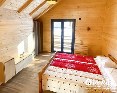 Maison - 220 m² - 9 pièces