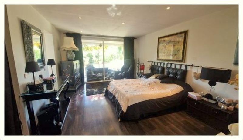 Maison - 205 m² - 7 pièces