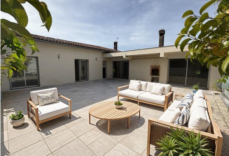 Appartement - 111 m² - 4 pièces