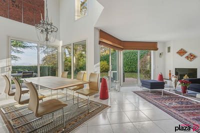 Maison - 244 m² - 6 pièces