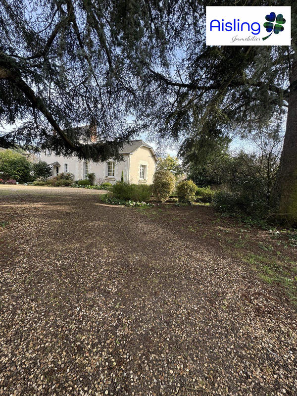 Maison ancienne - 196 m² - 8 pièces