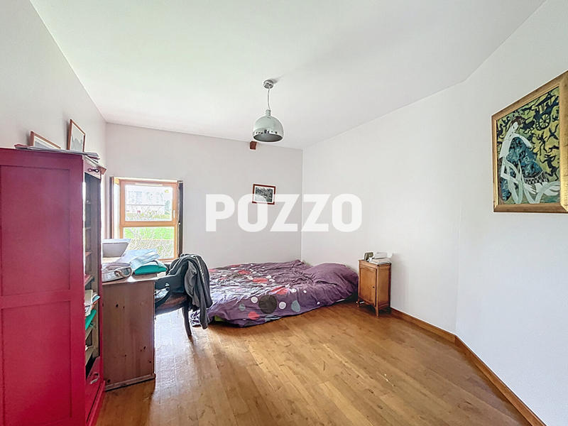 Maison - 202 m² - 6 pièces