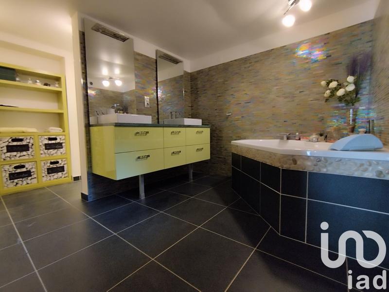 Maison - 427 m² - 14 pièces