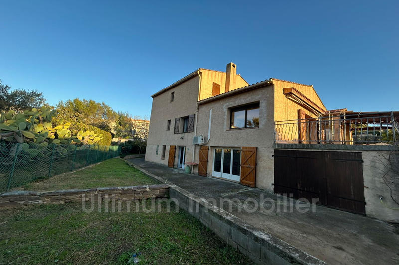 Villa - 180 m² - 8 pièces