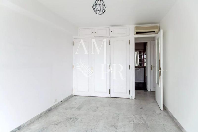 Appartement - 81 m² - 3 pièces