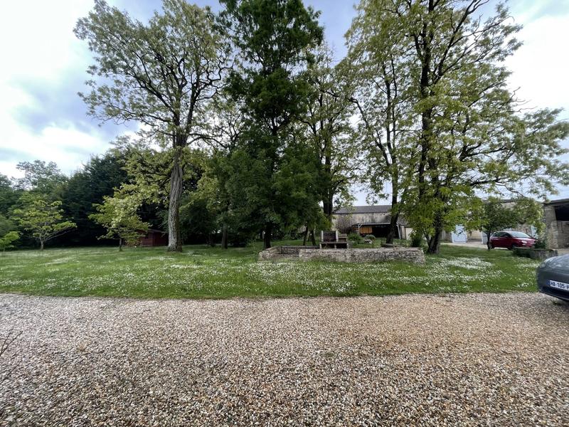 Maison - 392 m² - 8 pièces